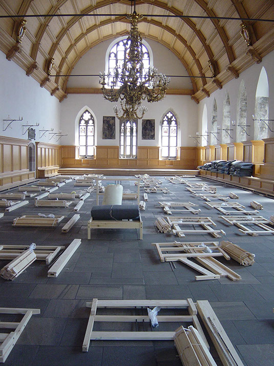 40 performer have been sleeping from 7 p.m. to 11 p.m. Blaue-Nacht-Art Competition 2009  Nürnberg, Germany