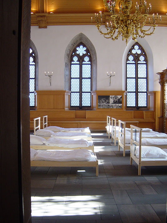 40 performer have been sleeping from 7 p.m. to 11 p.m. Blaue-Nacht-Art Competition 2009  Nürnberg, Germany